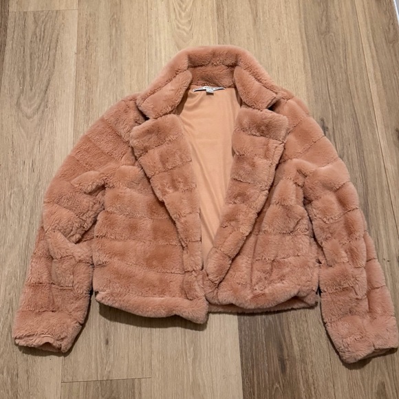 HYFVE Jackets & Blazers - FYHVE Women’s Pink Faux Fur Flyaway Jacket size Small